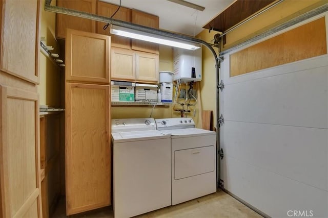1631 Salem St, Chico, CA 95928 - laundry area with independent washer and dryer and cabinet space