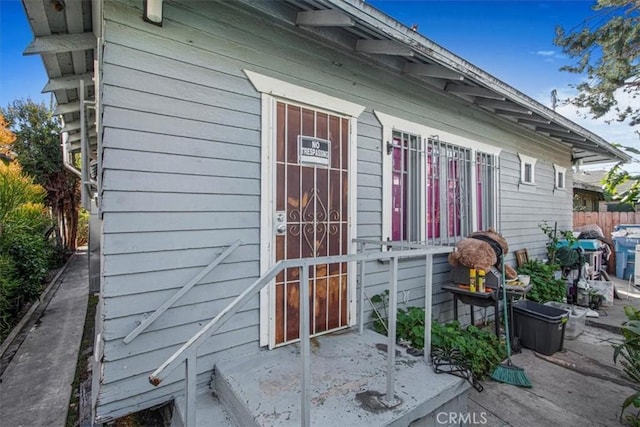 3417 4th Ave, Los Angeles, CA 90018 - doorway to property featuring fence