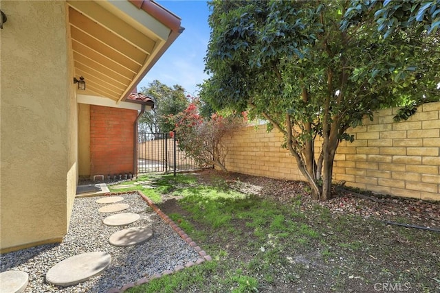 3291 Lemon Dr, Simi Valley, CA 93063 - view of yard featuring fence