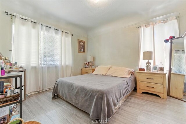 2965 Poplar Dr, Lynwood, CA 90262 - bedroom featuring light wood-type flooring