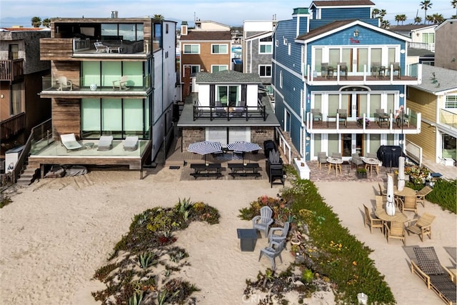 27 A Surfside Ave, Surfside, CA 90743 - rear view of house