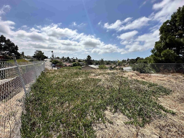 2760 Thunder Dr, Oceanside, CA 92056 - view of yard