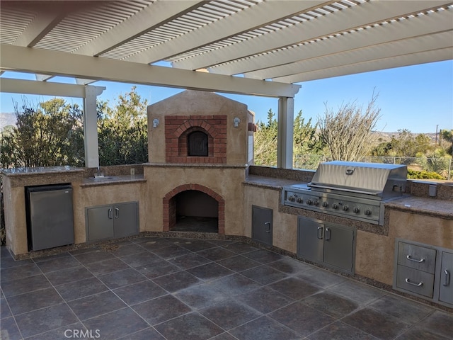 8802 Rubidoux Ave, Yucca Valley, CA 92284 - view of patio / terrace featuring area for grilling and a pergola