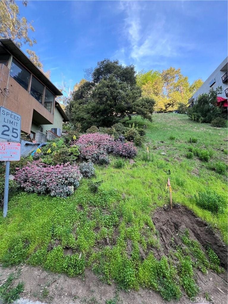 8587 Lookout Mountain Ave, Los Angeles, CA 90046