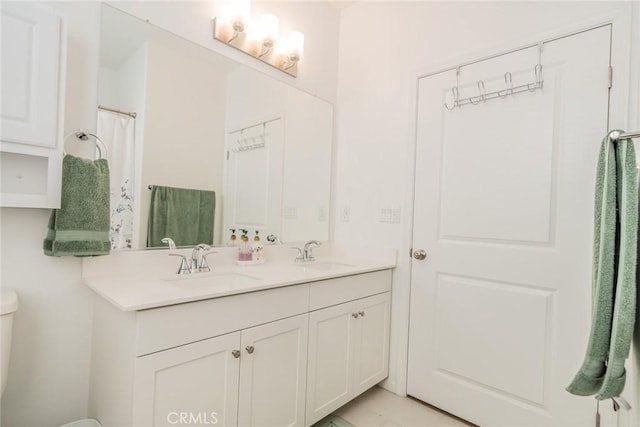 14168 Georgetown St, Hesperia, CA 92344 - full bath with toilet and double vanity