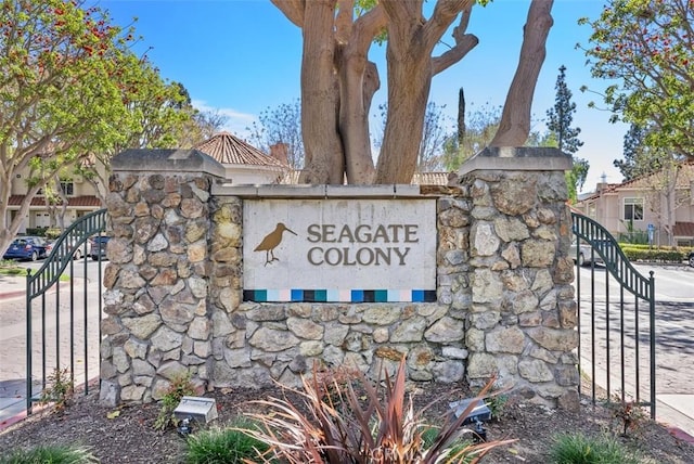 183 Cinnamon Teal, Aliso Viejo, CA 92656 - community / neighborhood sign with a gate