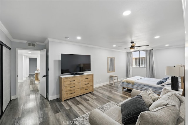 bedroom featuring visible vents, recessed lighting, baseboards, and dark wood-style floors
