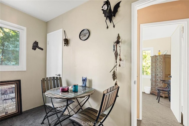 256 B Ln, Lake Arrowhead, CA 92352 - dining room with carpet floors