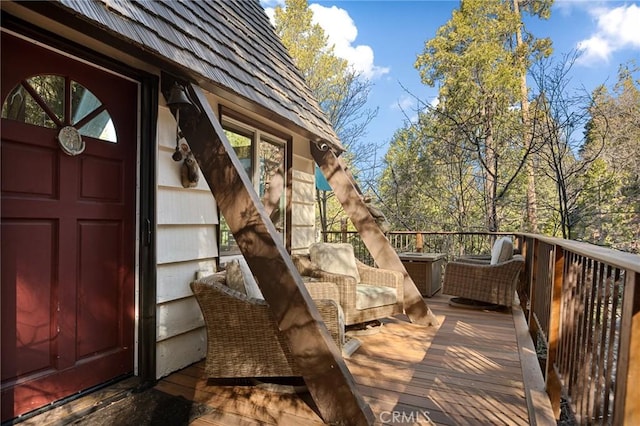 256 B Ln, Lake Arrowhead, CA 92352 - view of wooden deck