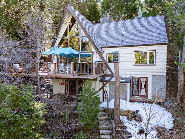 256 B Ln, Lake Arrowhead, CA 92352 - rear view of house with a deck and a high end roof