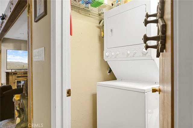 256 B Ln, Lake Arrowhead, CA 92352 - laundry area featuring stacked washing machine and dryer