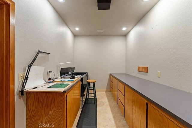 15516 Valley View Dr, Weed, CA 96094 - home office featuring visible vents and recessed lighting