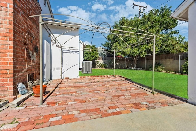 11330 Whitley St, Whittier, CA 90601 - fenced backyard featuring a patio