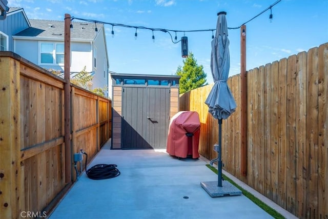 160 Earthwood Ln, San Luis Obispo, CA 93401 - view of patio with a gate and fence