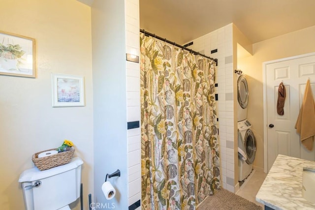 5270 E Anaheim Rd Unit 2, Long Beach, CA 90815 - bathroom featuring stacked washer / dryer, a shower with shower curtain, vanity, and toilet