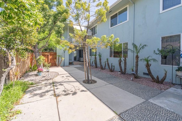 5270 E Anaheim Rd Unit 2, Long Beach, CA 90815 - view of patio featuring fence