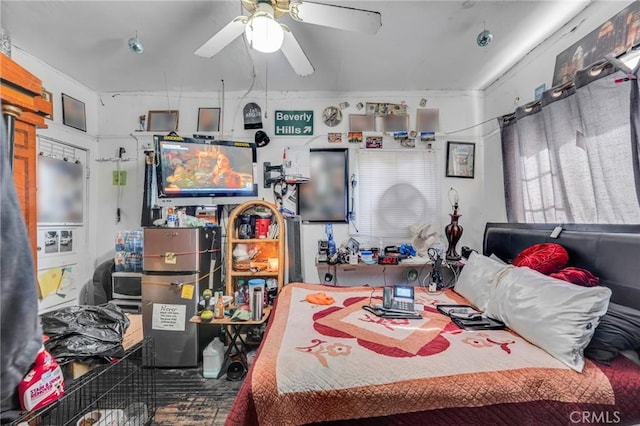 bedroom featuring ceiling fan