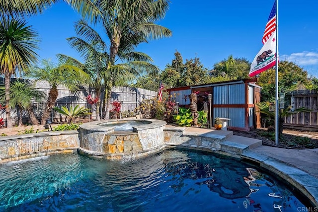 2722 Penkea Dr, Oceanside, CA 92054 - view of pool featuring an in-ground hot tub and a fenced backyard