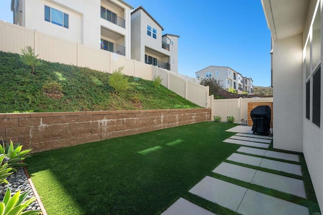 15751 Wainwright Way, San Diego, CA 92127 - fenced backyard with a patio area