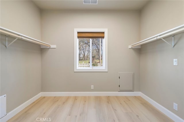 766 Willow St, Paradise, CA 95969 - walk in closet featuring light wood-style flooring