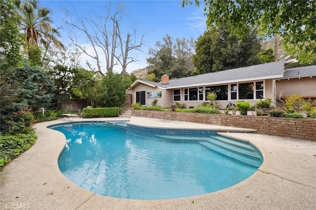 4254 Miramonte Pl, Riverside, CA 92501 - outdoor pool with fence