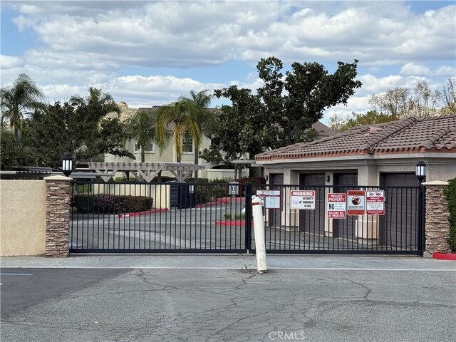 375 Central Ave Unit 12, Riverside, CA 92507 - gate with fence
