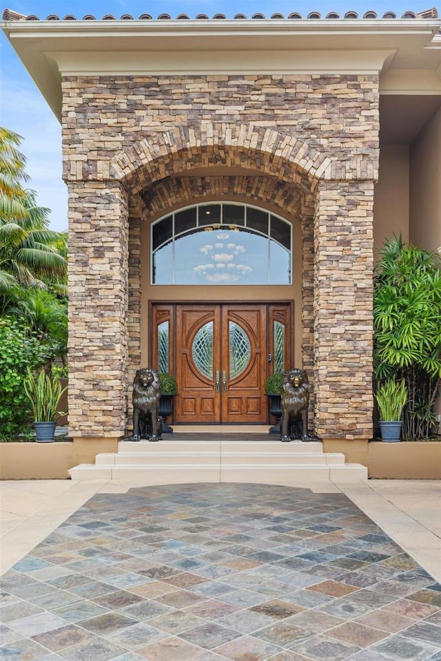 5023 Windsor Dr, San Diego, CA 92109 - entrance to property with stone siding