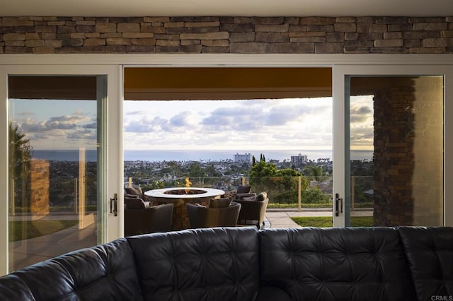 5023 Windsor Dr, San Diego, CA 92109 - living area with a city view