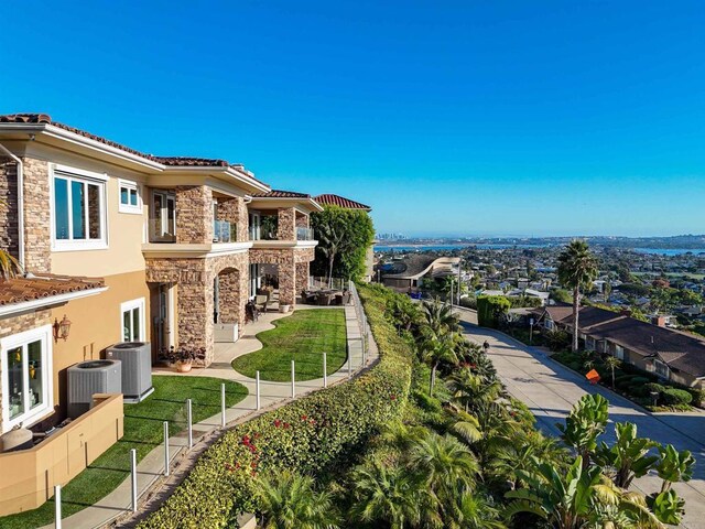 5023 Windsor Dr, San Diego, CA 92109 - view of property's community featuring a fenced backyard and a patio area