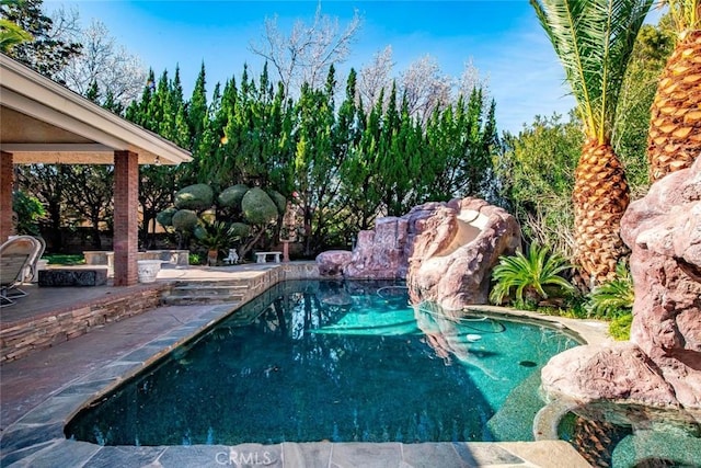 41504 Mission Dr, Palmdale, CA 93551 - swimming pool featuring a patio