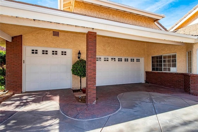 41504 Mission Dr, Palmdale, CA 93551 - garage with driveway
