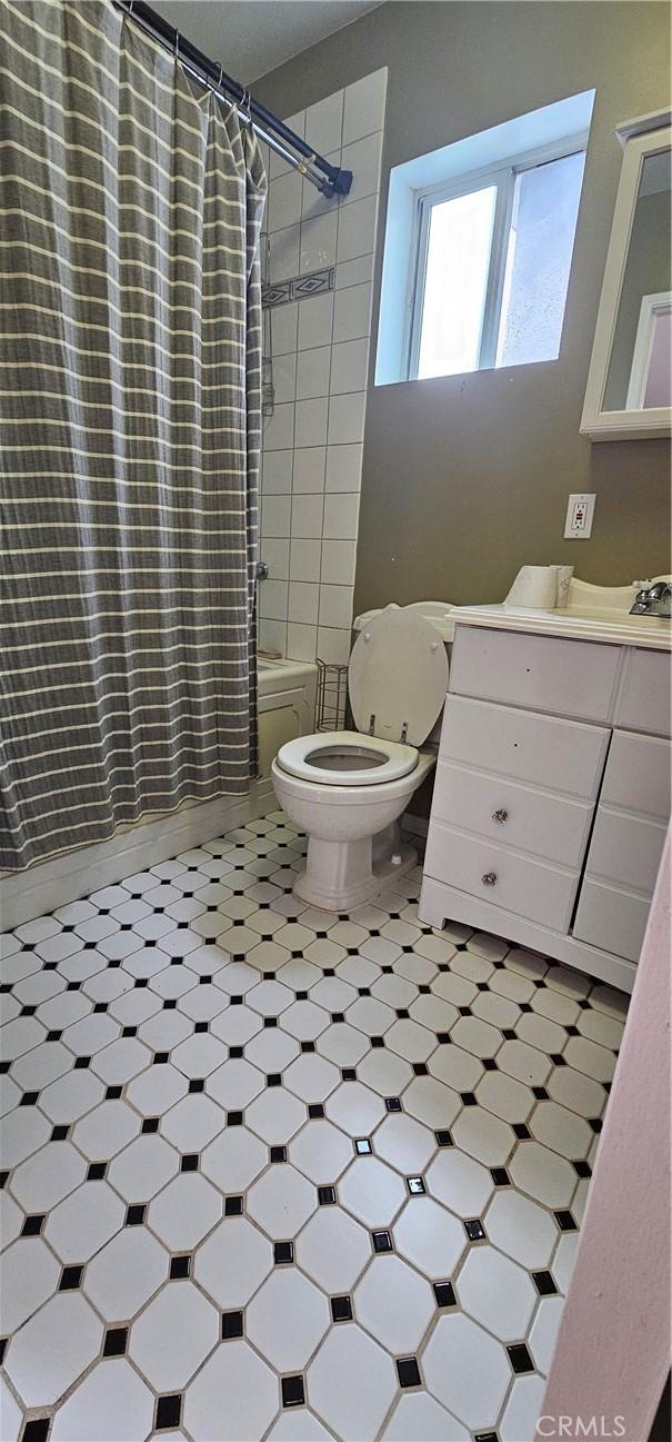 630 King St, Monrovia, CA 91016 - full bath featuring vanity and shower / bath combo