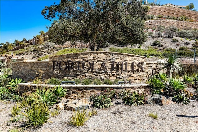19732 Torres, Lake Forest, CA 92679 - view of community sign