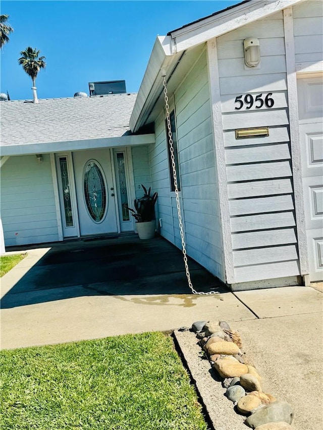 view of property entrance