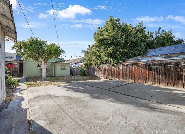 3654 7th Ave, Los Angeles, CA 90018 - view of patio featuring fence