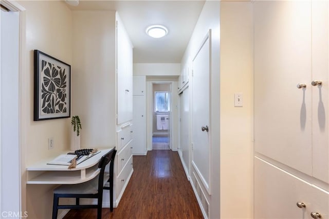 6 5th Pl, Long Beach, CA 90802 - corridor featuring dark wood-style floors and baseboards