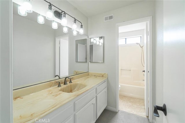 4706 W 168th St, Lawndale, CA 90260 - full bath with vanity and shower / bathtub combination