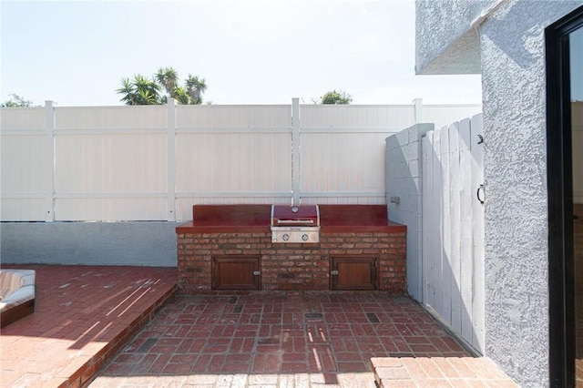 4706 W 168th St, Lawndale, CA 90260 - view of patio / terrace with an outdoor kitchen