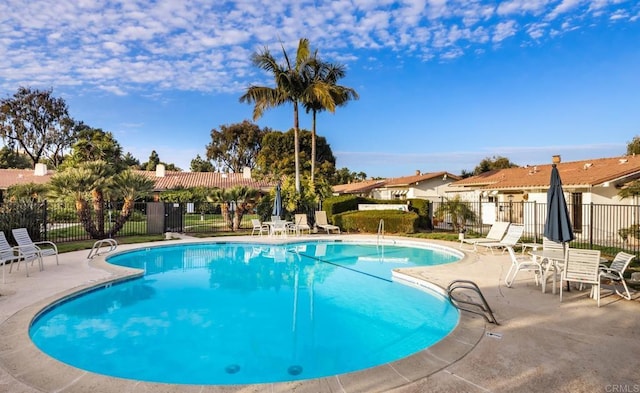 7031 Estrella De Mar Rd, Carlsbad, CA 92009 - community pool featuring a patio