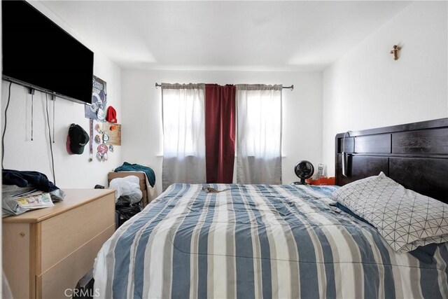 929 E Elizabeth St, Barstow, CA 92311 - view of bedroom