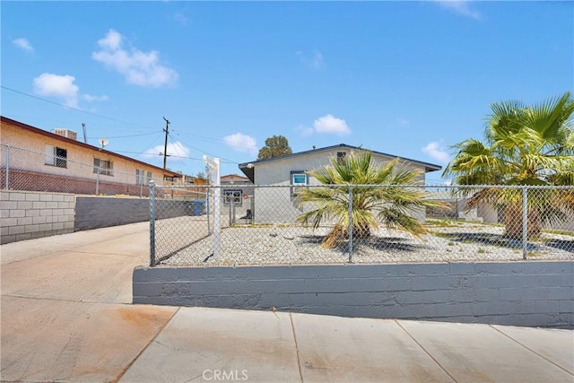 929 E Elizabeth St, Barstow, CA 92311 - view of front of property