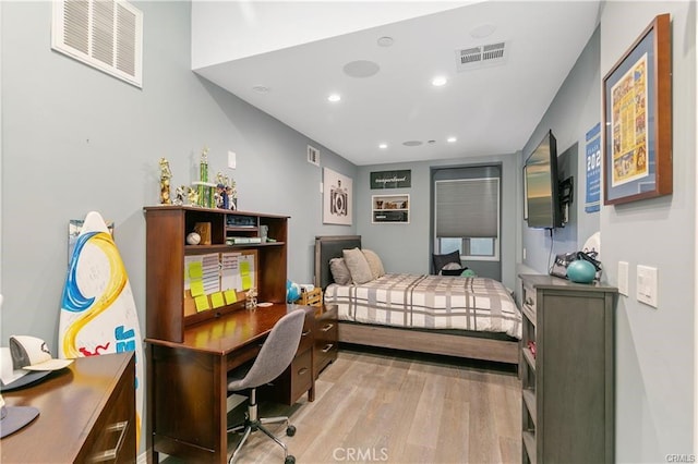 33961 Granada Dr, Dana Point, CA 92629 - bedroom featuring light wood-style floors, recessed lighting, and an office area