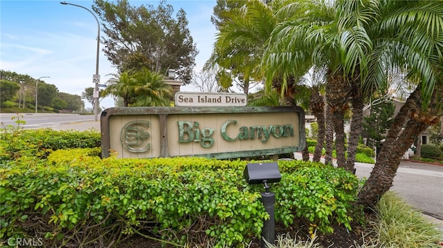 view of community / neighborhood sign