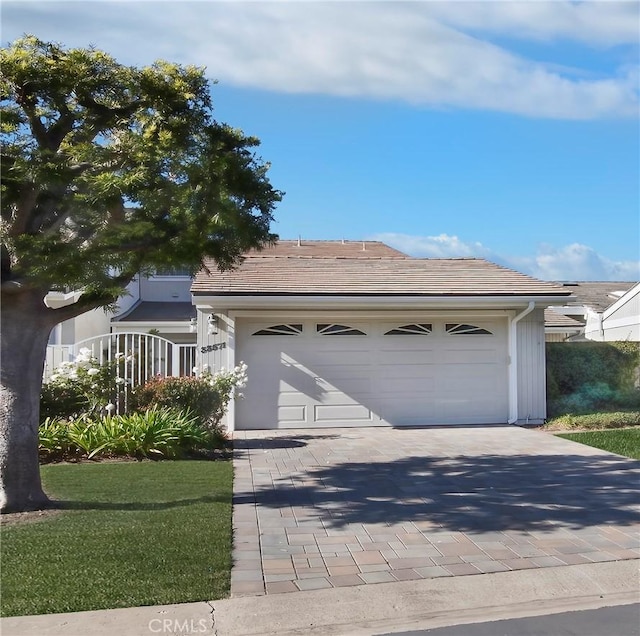 33571 Binnacle Dr, Dana Point, CA 92629 - garage featuring decorative driveway