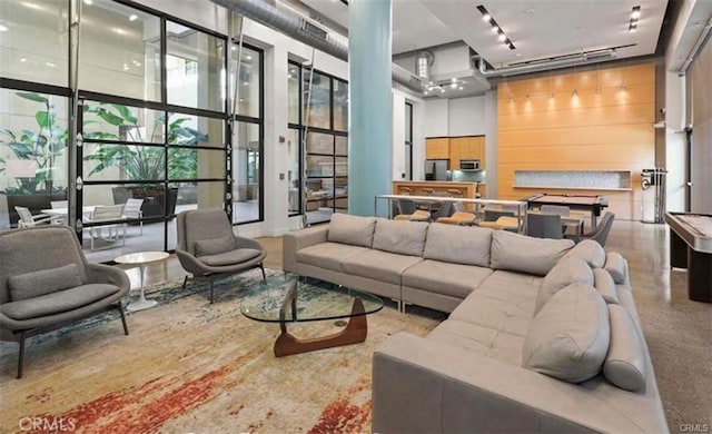 133 The Promenade N Unit 317, Long Beach, CA 90802 - building lobby featuring a high ceiling