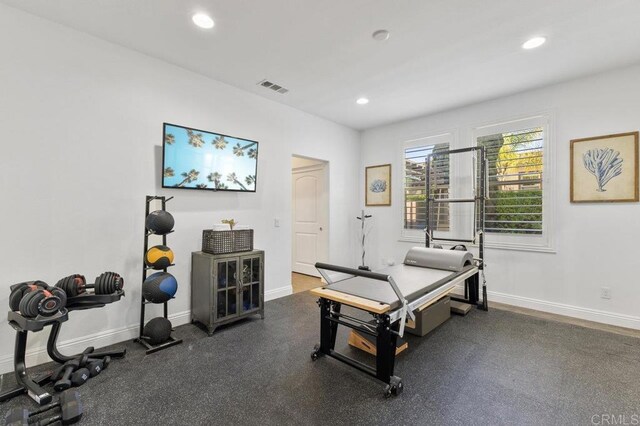 715 Blossom Rd, Encinitas, CA 92024 - exercise area with recessed lighting and baseboards