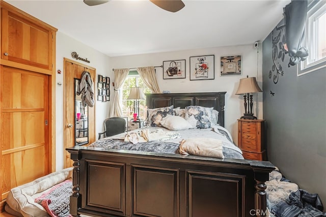 bedroom featuring a ceiling fan