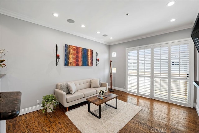 5350 Sepulveda Blvd Unit 15, Sherman Oaks, CA 91411 - living area with baseboards, wood finished floors, recessed lighting, and crown molding