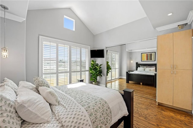 5350 Sepulveda Blvd Unit 15, Sherman Oaks, CA 91411 - bedroom with wood finished floors and high vaulted ceiling