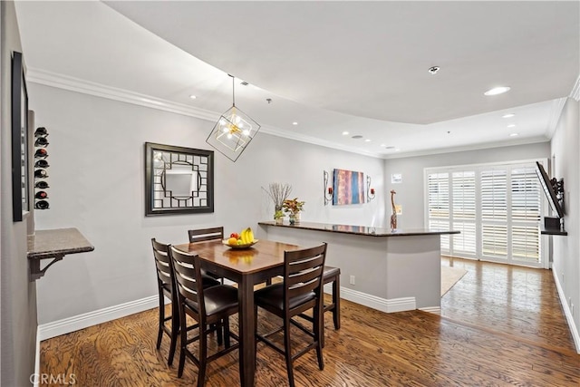 5350 Sepulveda Blvd Unit 15, Sherman Oaks, CA 91411 - dining space with baseboards, wood finished floors, recessed lighting, and ornamental molding
